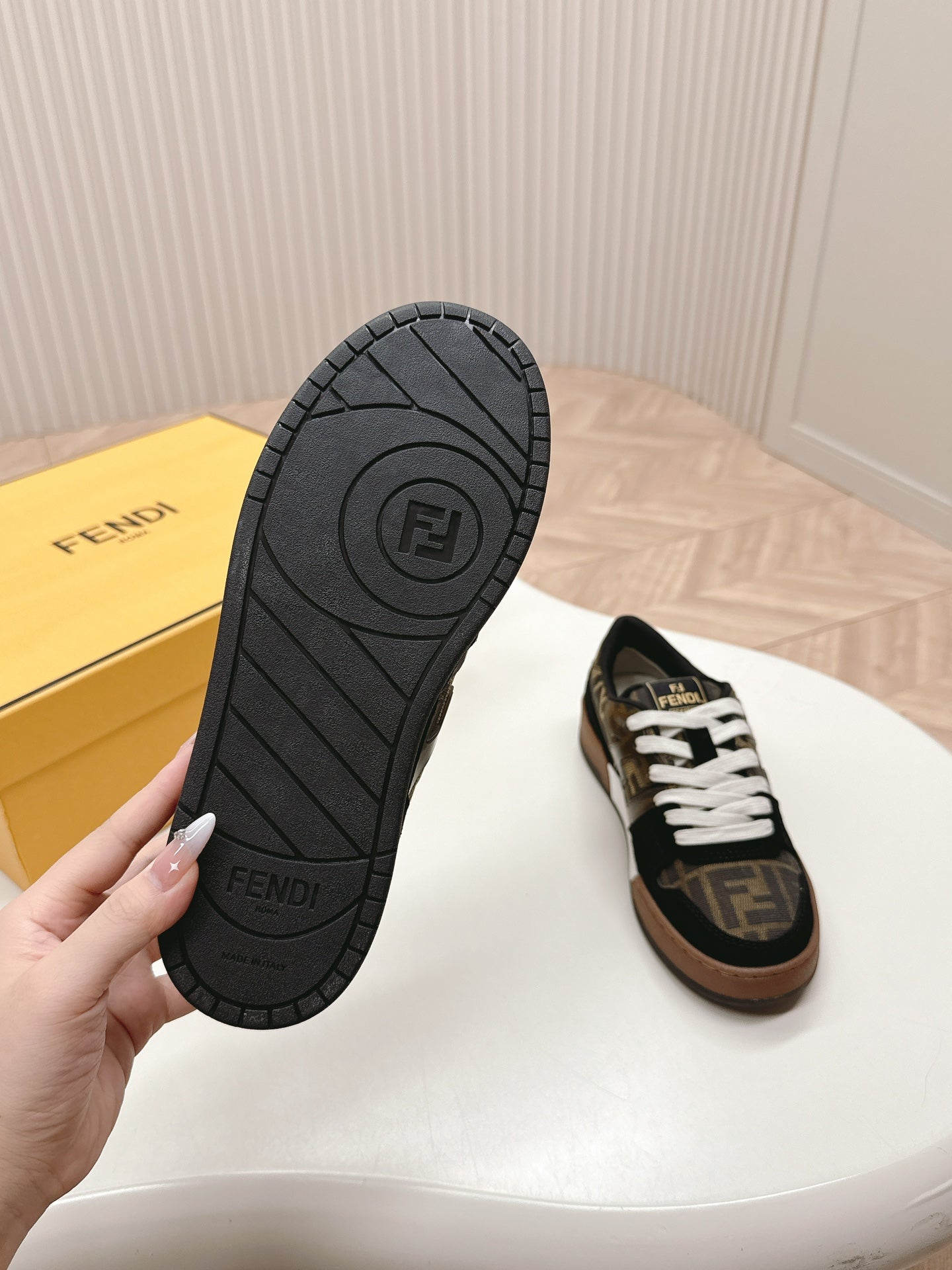 Designer Sneakers Shoes – Sneakers Shoes, Lifestyle Running Shoes, Latest Sneaker