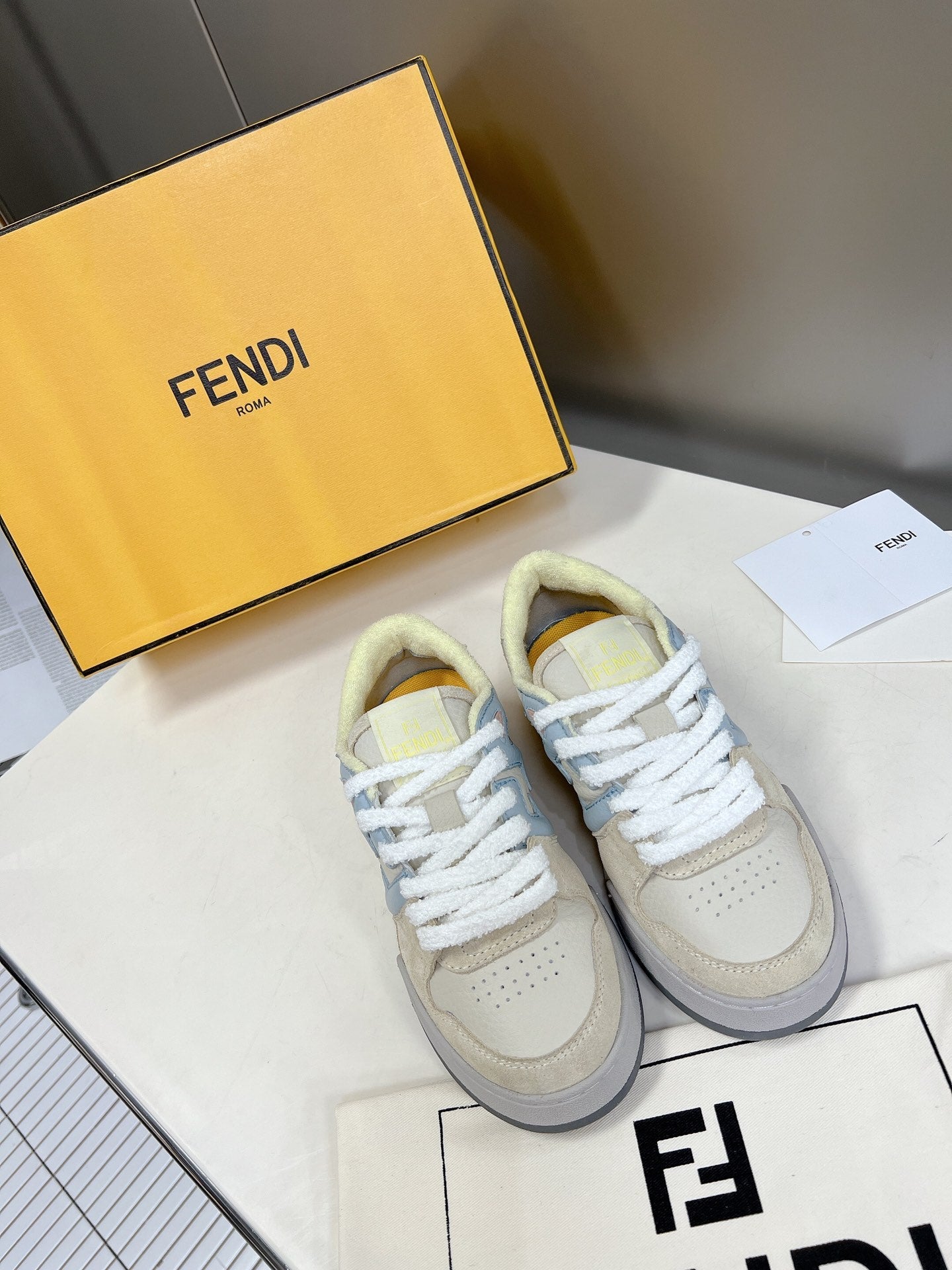 Designer Sneakers Shoes – Sneakers Shoes, Lifestyle Running Shoes, Latest Sneaker