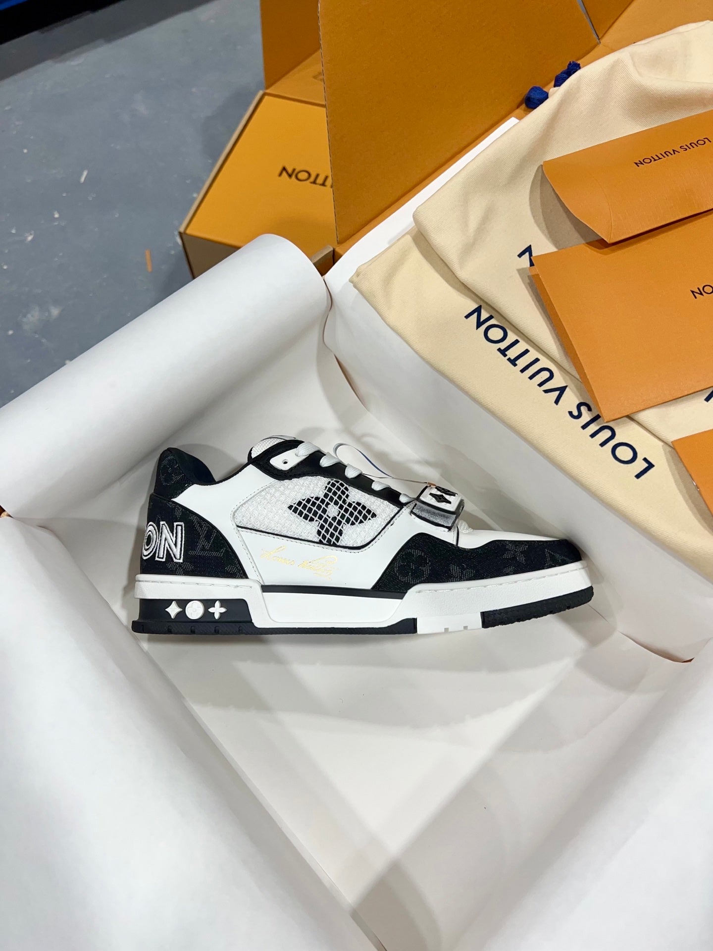 Designer Sneakers Shoes – Sneakers Shoes, Lifestyle Running Shoes, Latest Sneaker