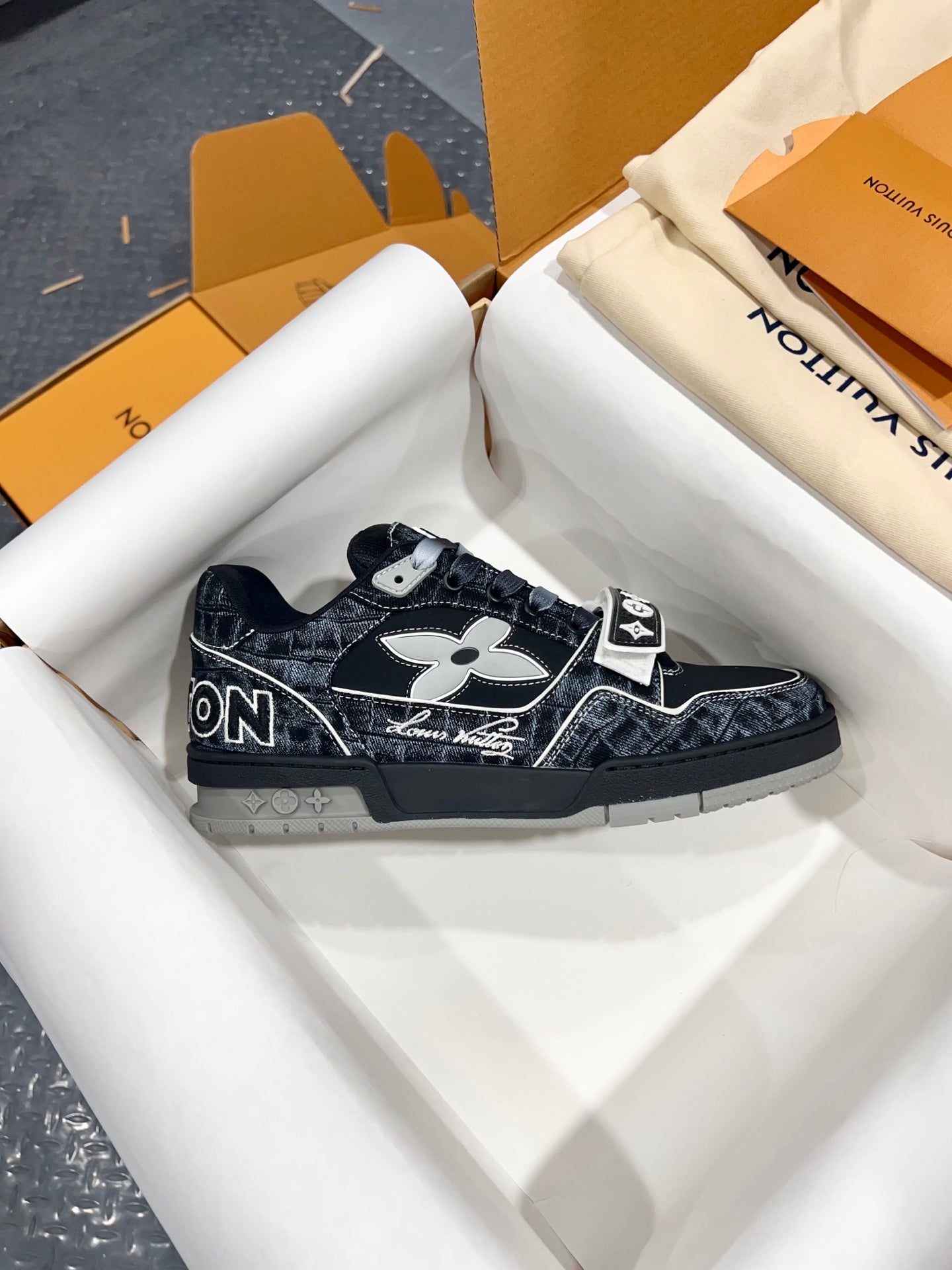 Designer Sneakers Shoes – Sneakers Shoes, Lifestyle Running Shoes, Latest Sneaker