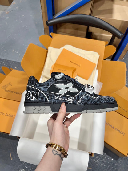 Designer Sneakers Shoes – Sneakers Shoes, Lifestyle Running Shoes, Latest Sneaker