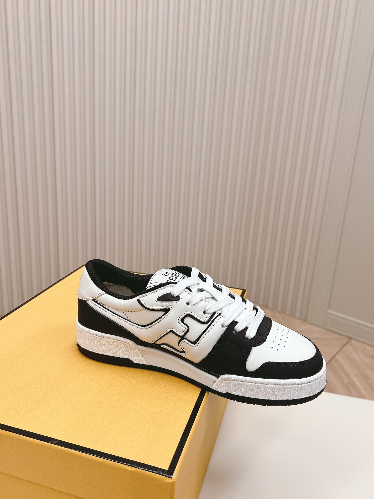 Designer Sneakers Shoes – Sneakers Shoes, Lifestyle Running Shoes, Latest Sneaker