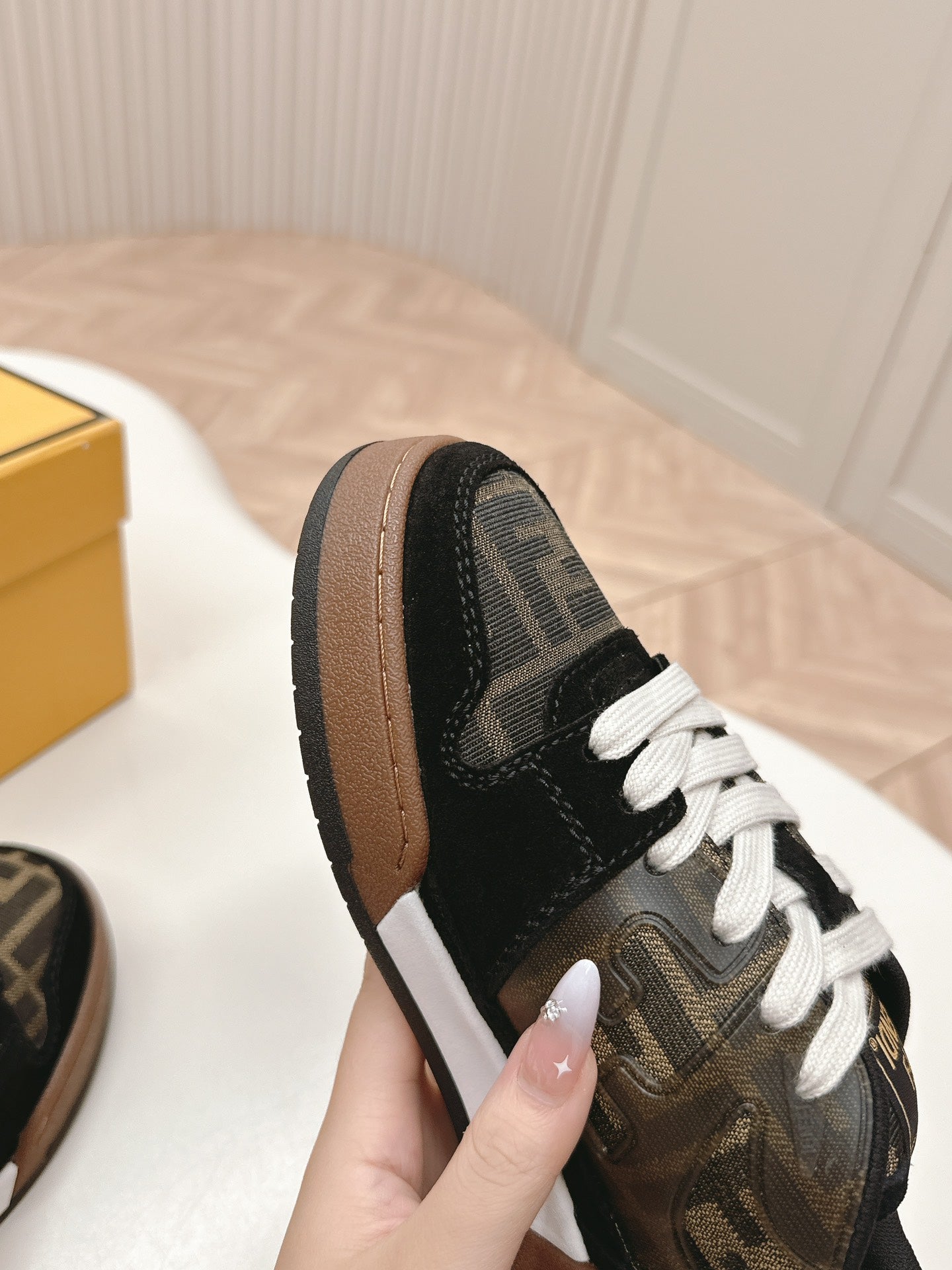 Designer Sneakers Shoes – Sneakers Shoes, Lifestyle Running Shoes, Latest Sneaker
