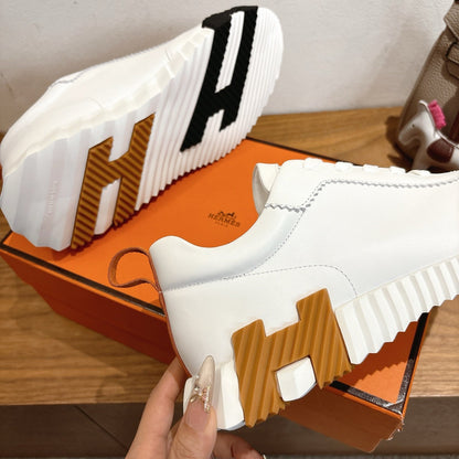 Designer Sneakers Shoes – Sneakers Shoes, Lifestyle Running Shoes, Latest Sneaker