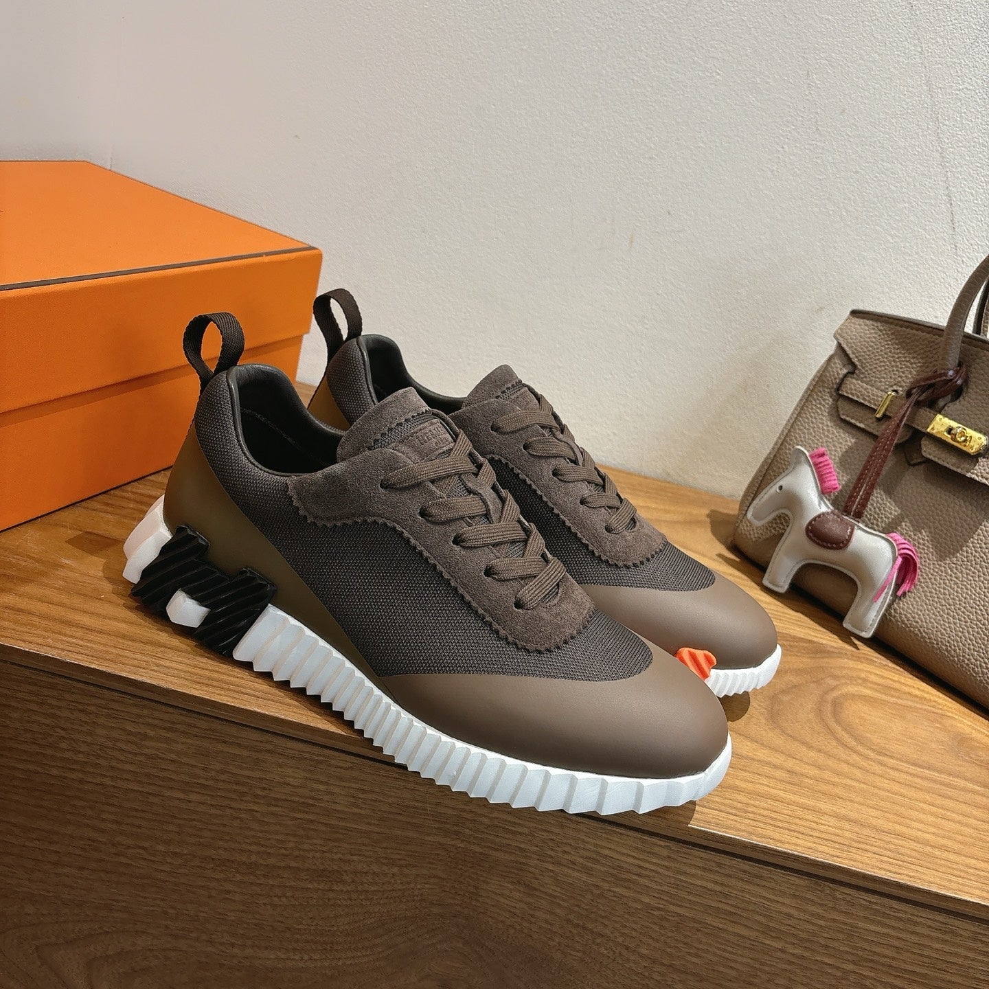 Designer Sneakers Shoes – Sneakers Shoes, Lifestyle Running Shoes, Latest Sneaker