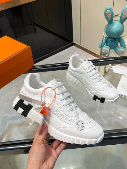 Designer Sneakers Shoes – Sneakers Shoes, Lifestyle Running Shoes, Latest Sneaker